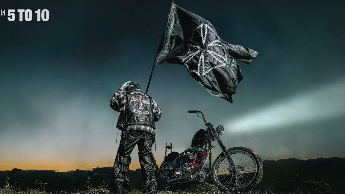 Construir cincuenta planos de casas de cinco por diez metros