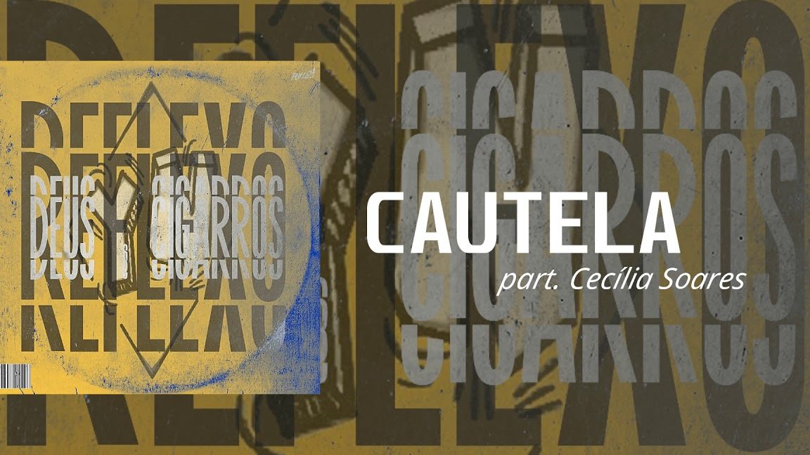 Observar y aguardar con cautela para algún propósito