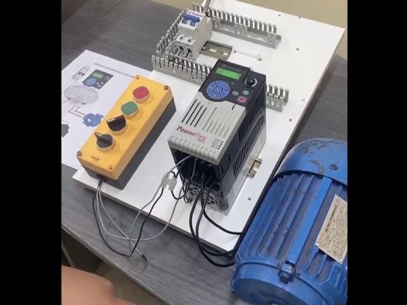 Efectuar la inspección de la máquina antes de arrancar el motor