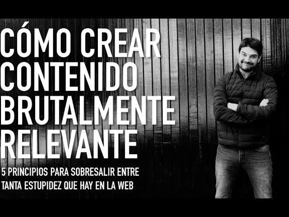 Crear y publicar contenido relevante en un blog o en redes sociales es una estrategia
