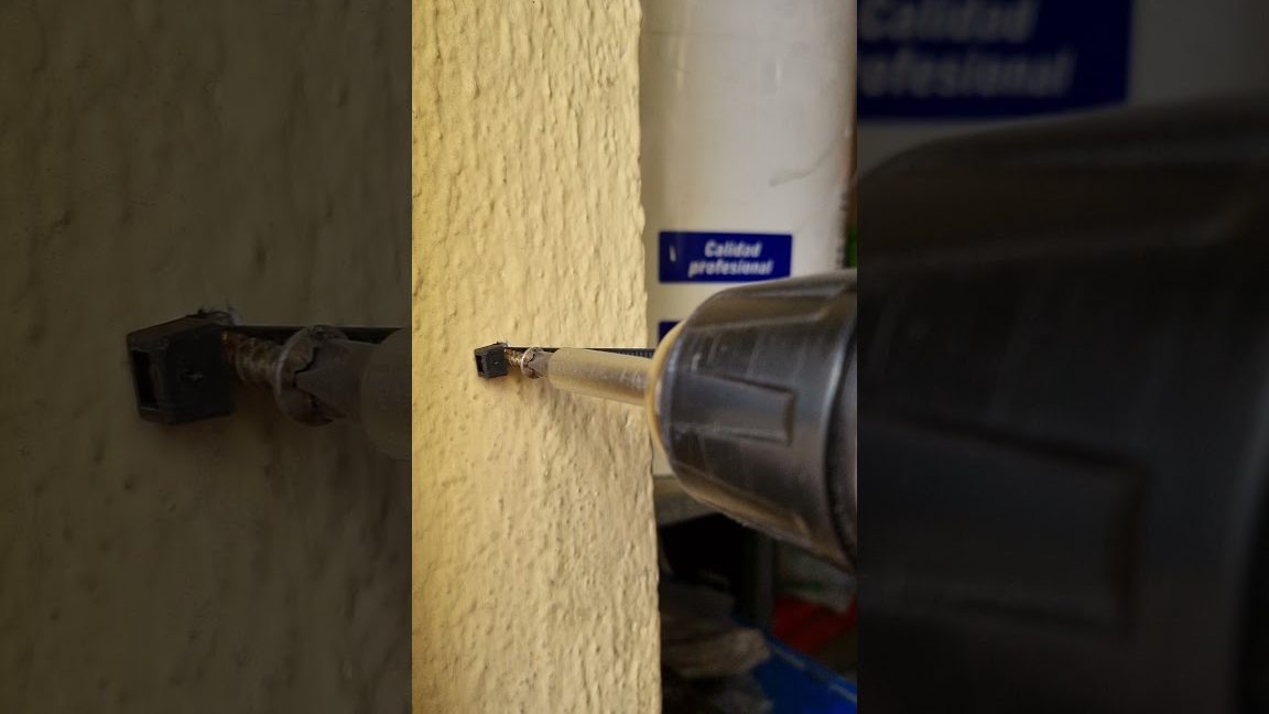 Fijar cables a la pared sin clavos