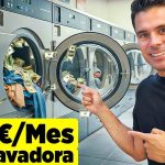 Lavar el edredón de plumas en una lavandería autoservicio
