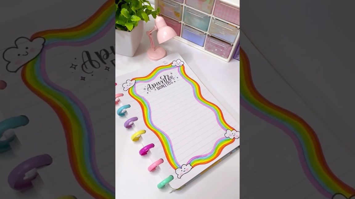 Aclarar algo al margen de un escrito