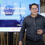 Mediar un trato en una negociación en una disputa