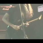 Extraer las escorias que flotan en el metal fundido